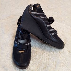 Tsubo Shoes‎